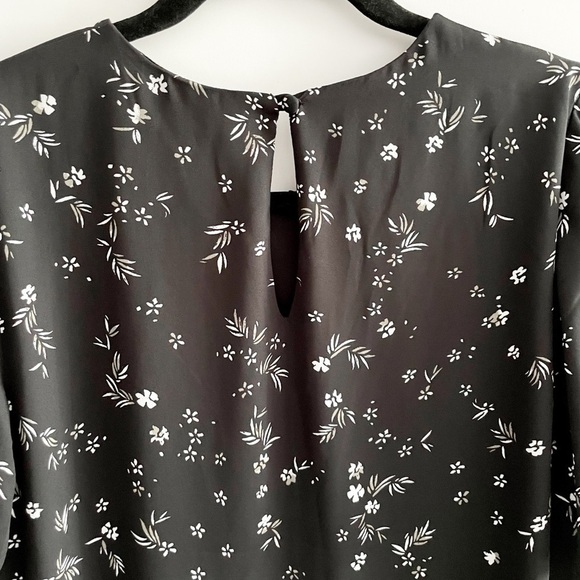 DAINTY floral Dress - Picture 10 of 11